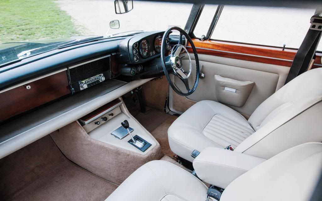 1970-Rover-3-5-litre-Coupe-cockpit_zps46d6457e.jpg