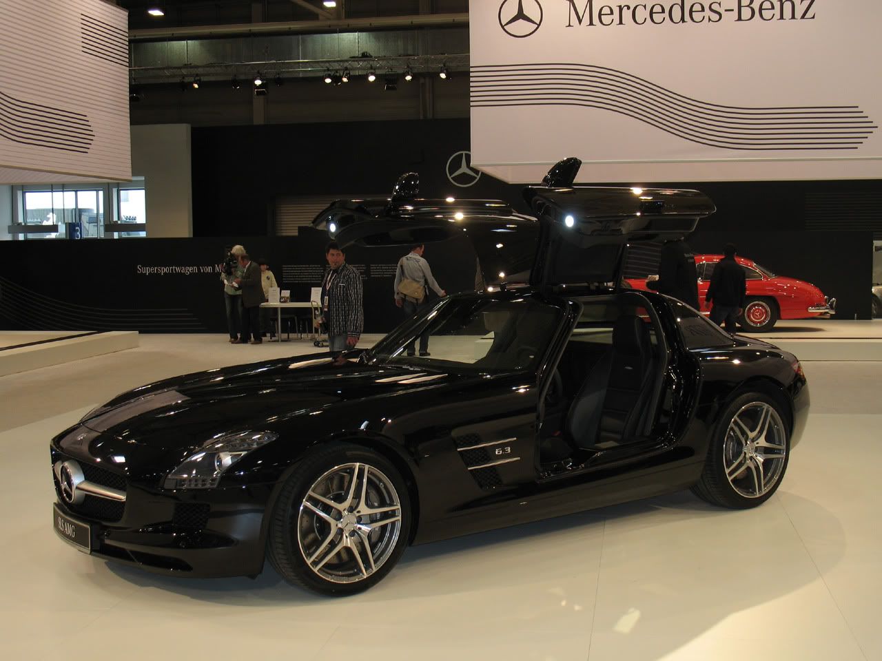 Mercedes-Benz-SLS-AMG-2009-01.jpg