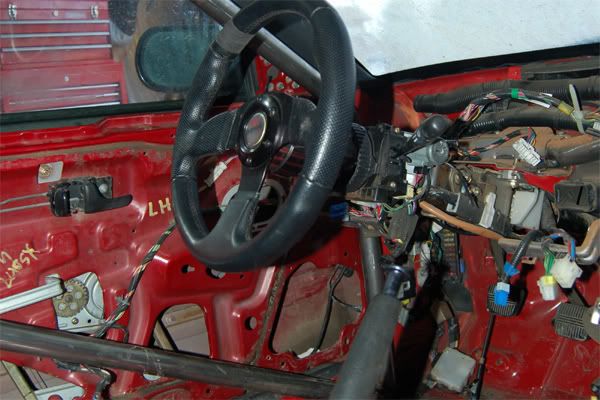 http://i106.photobucket.com/albums/m249/2006dw/cage4.jpg
