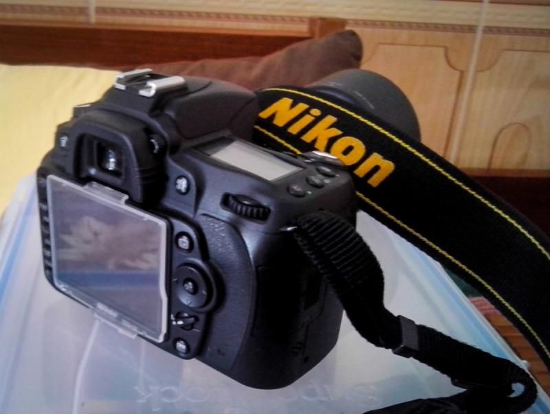 Hhcm-bán body nikon d90+grip zin, lens nikon 35f2d và 55-200 vr, flash youngno 568ex - 6