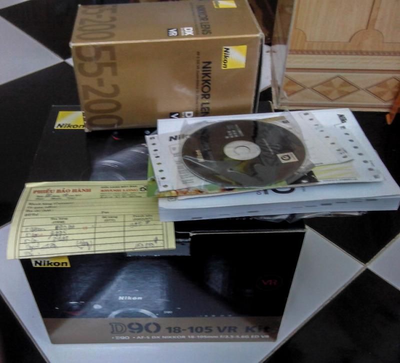 Hhcm-bán body nikon d90+grip zin, lens nikon 35f2d và 55-200 vr, flash youngno 568ex