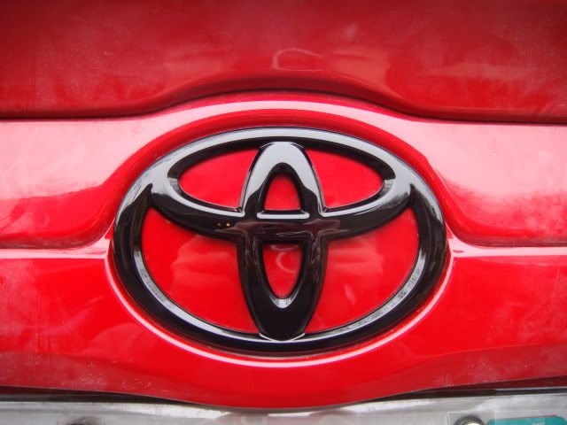 painting car emblems toyota #5