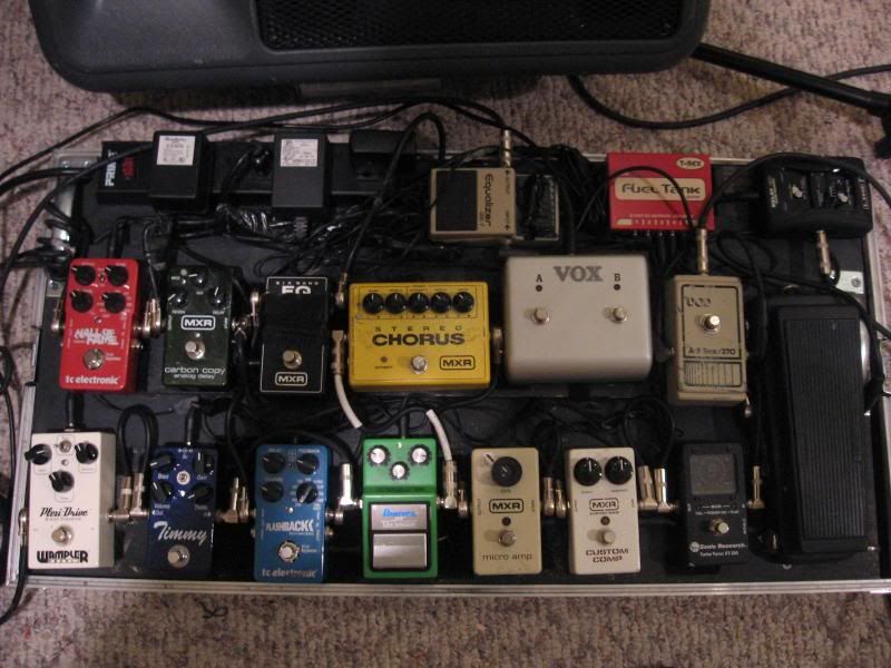 pedalboard002_zpsbf888bdd.jpg
