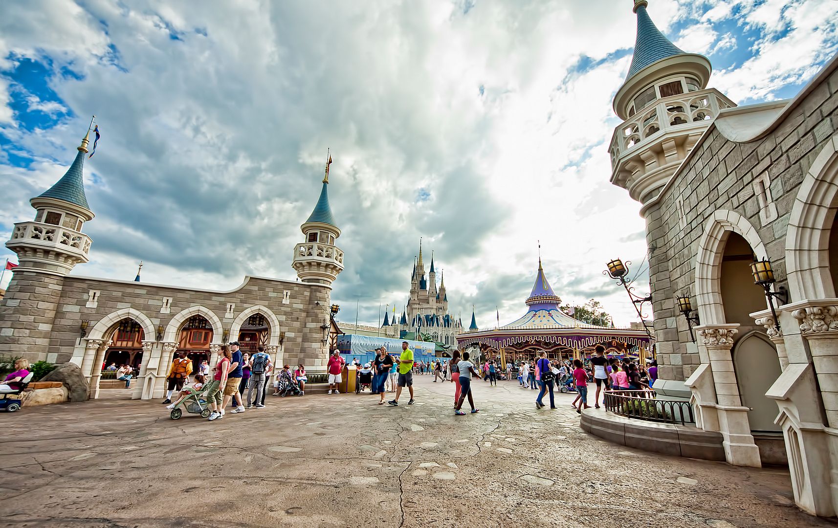 FantasylandCWide00131.jpg