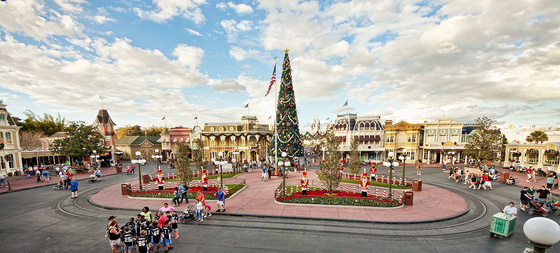 FantasylandCWide00165.jpg