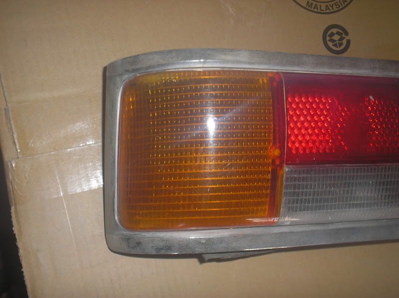 Mercedes w115 w114 115 114 220 230 280 left Tail Light