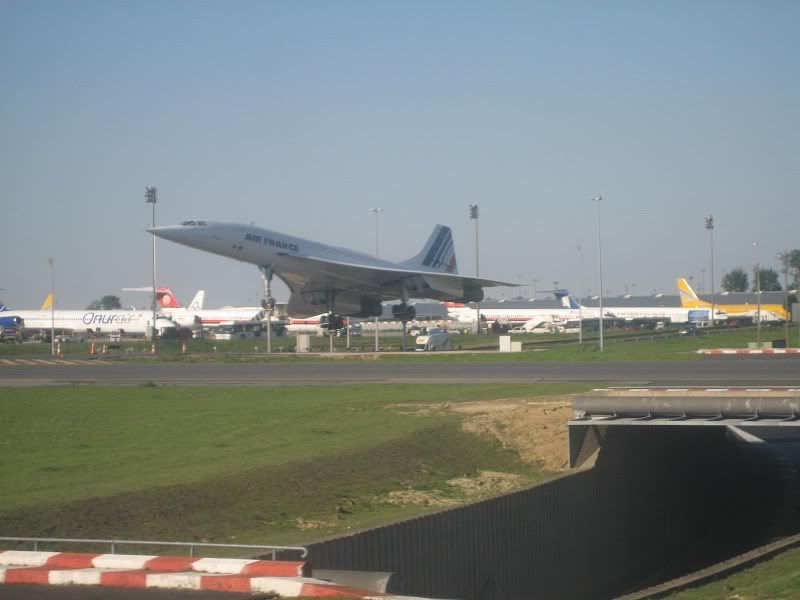 http://i106.photobucket.com/albums/m262/stylooow/FRADUSCDGFRA/concorde.jpg