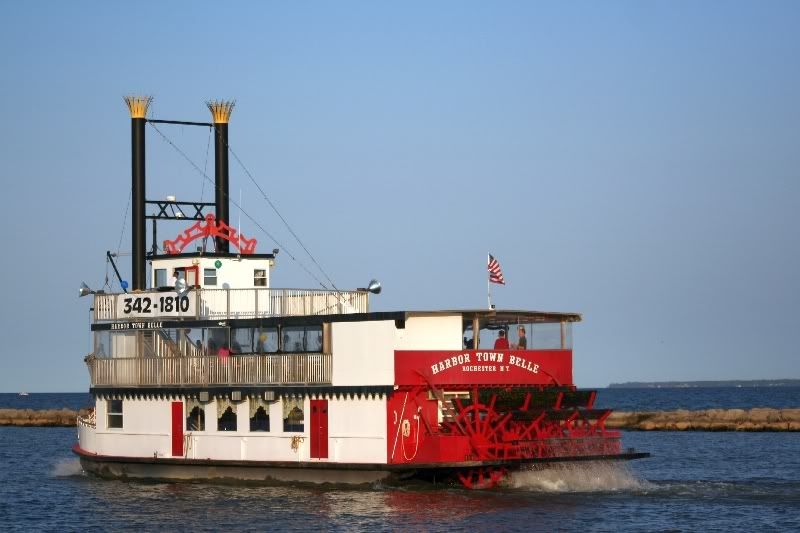 IMAGE: http://i106.photobucket.com/albums/m269/drkrvnchld/belle1.jpg