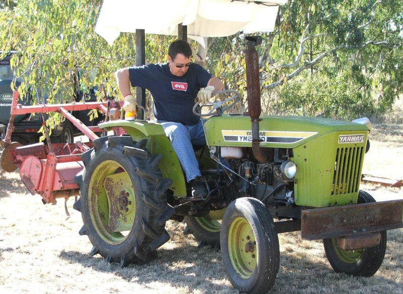 06-0601Tractor.jpg
