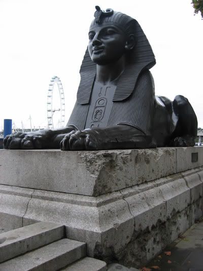 WW1 Damage Next to Cleopatra's Needle