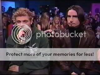 http://i106.photobucket.com/albums/m271/Lika_13/01/KeviNick145MuchMusic.jpg