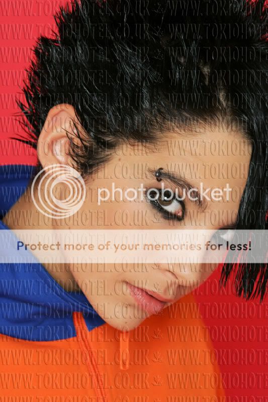 http://i106.photobucket.com/albums/m277/th-universe/Tokio%20Hotel%20PhotoSessions/Orange%20Photoshoot/op09.jpg